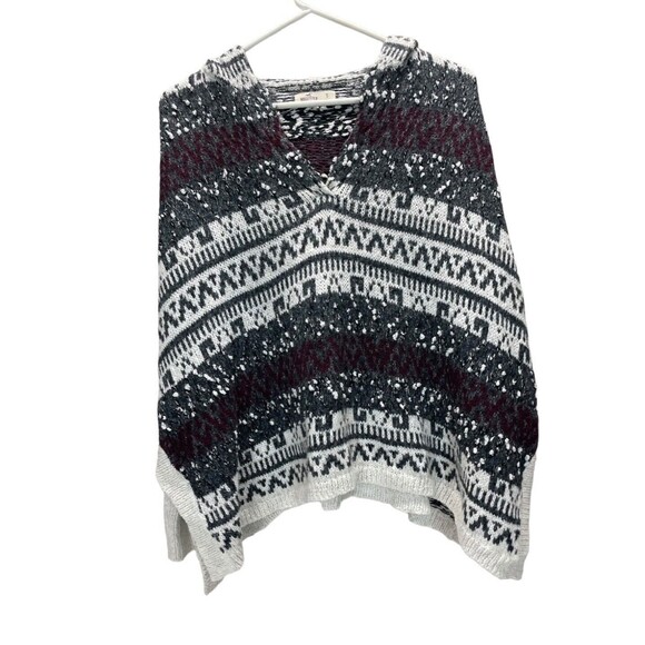 Hollister Women's Hooded Sweater Gray Aztec Poncho Style Size Small - Picture 7 of 8